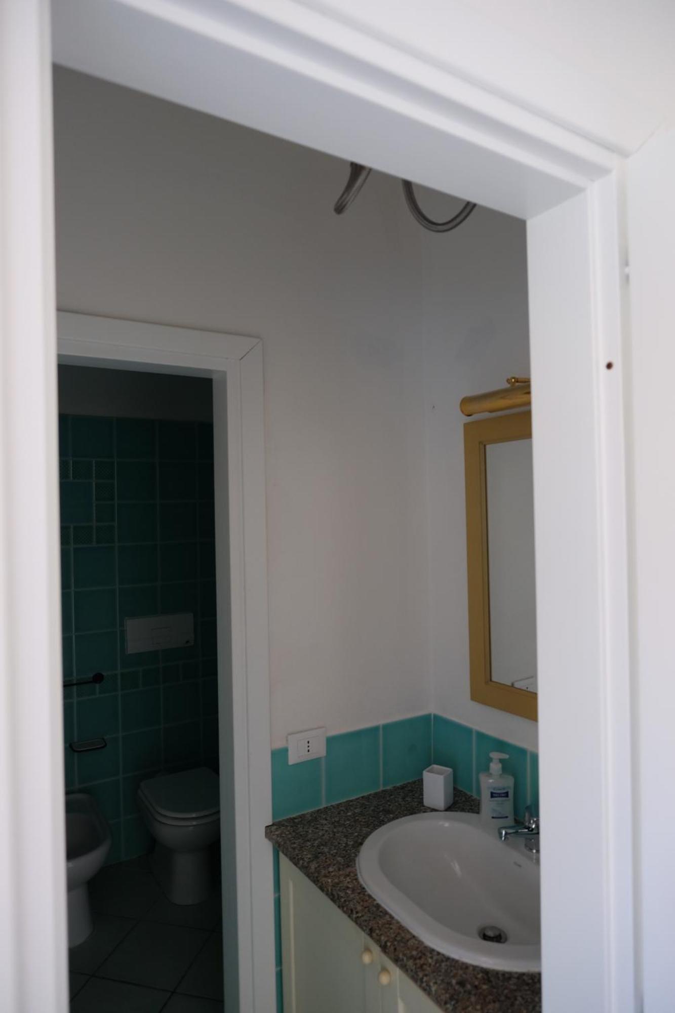 Calarossa Sardinia Apartments Isola Rossa Ngoại thất bức ảnh