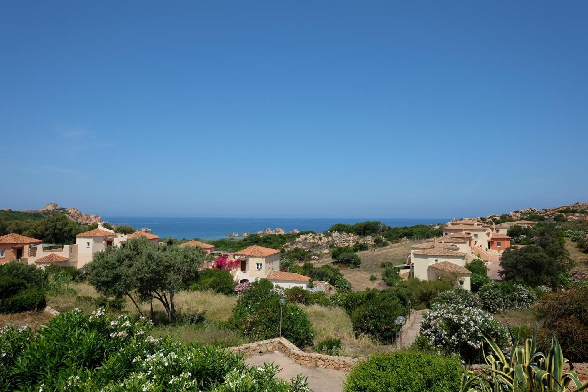 Calarossa Sardinia Apartments Isola Rossa Ngoại thất bức ảnh