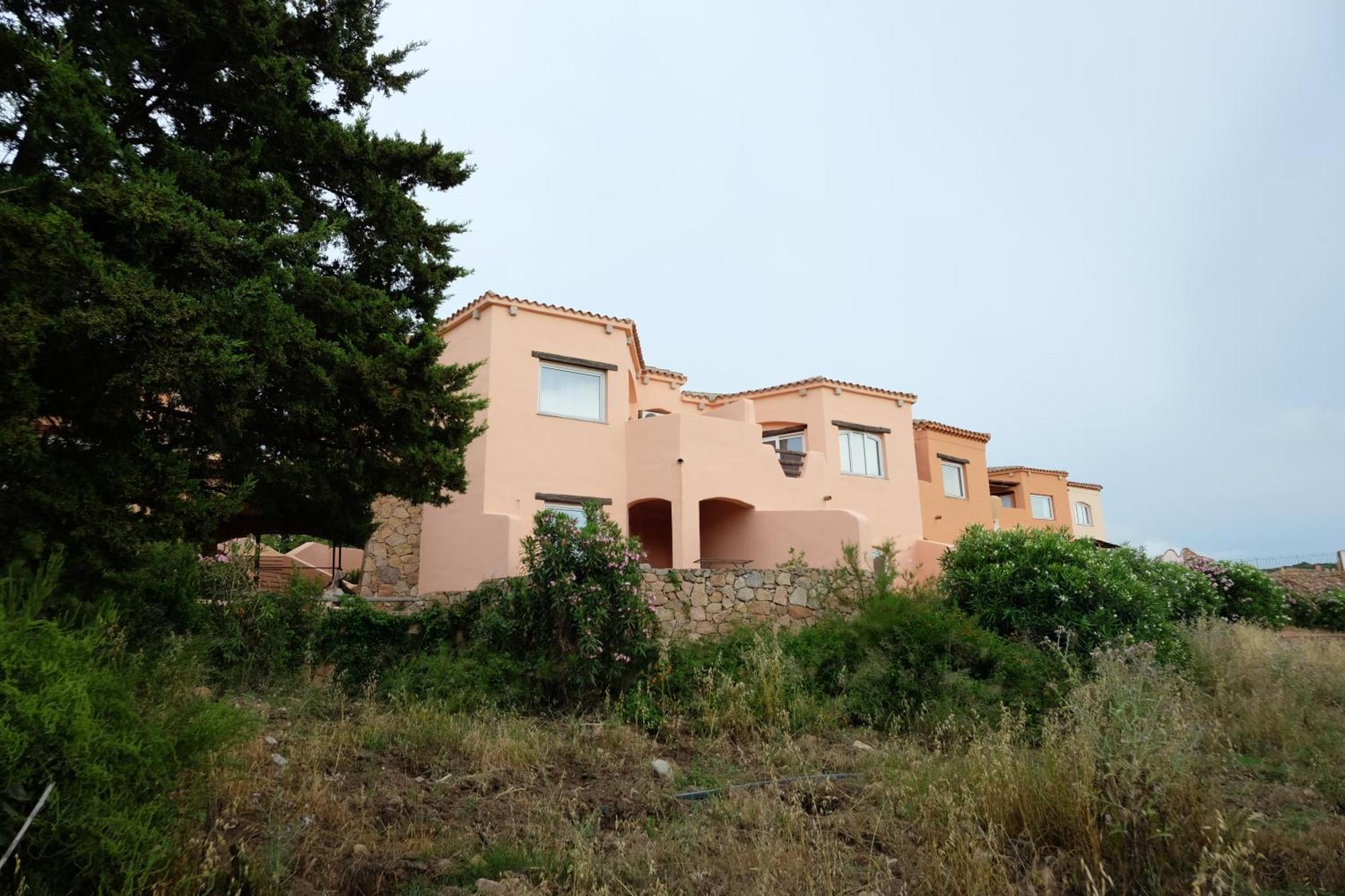 Calarossa Sardinia Apartments Isola Rossa Ngoại thất bức ảnh