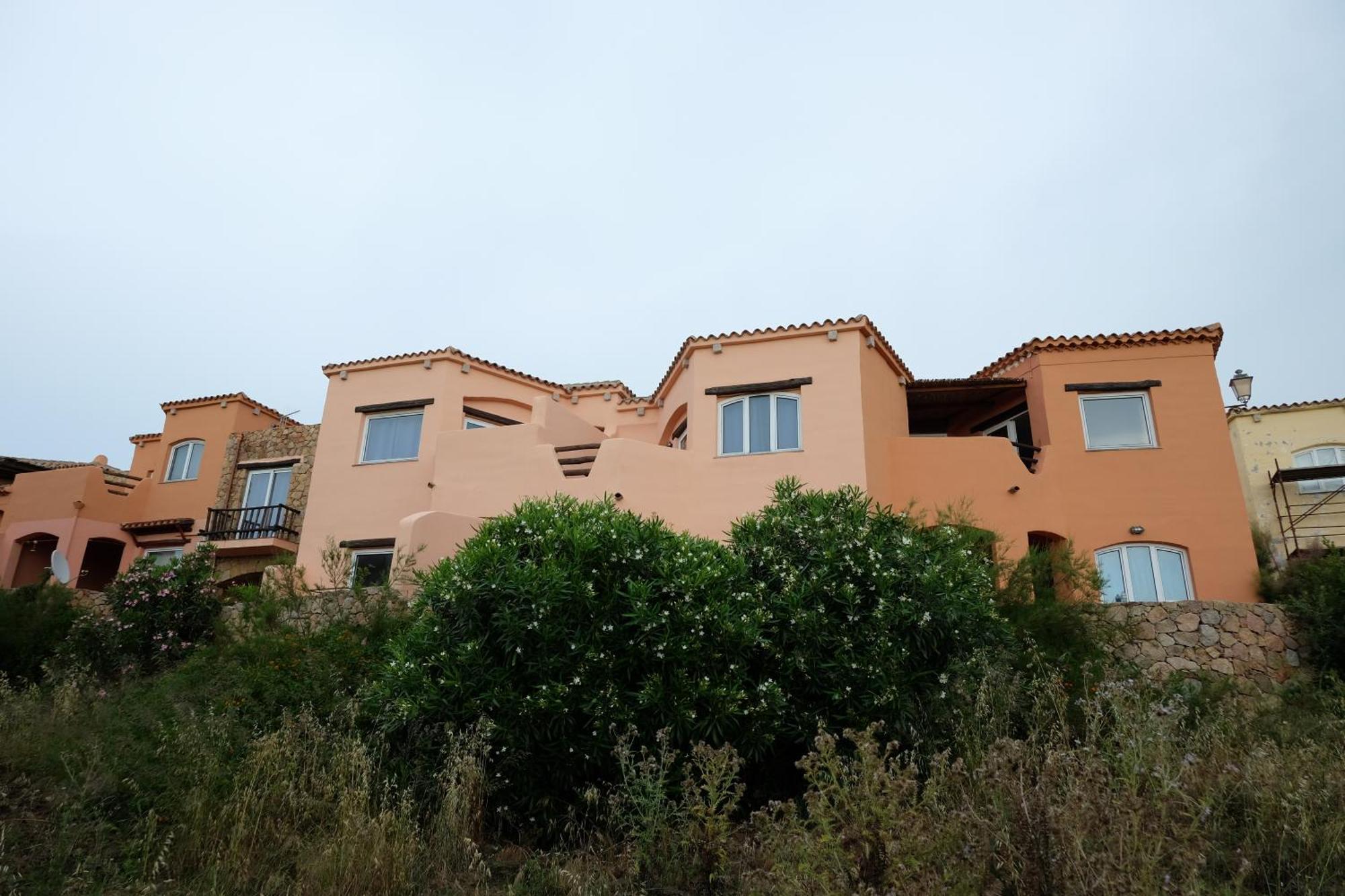 Calarossa Sardinia Apartments Isola Rossa Ngoại thất bức ảnh